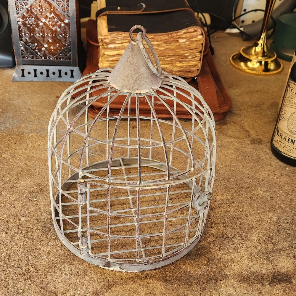 Decor cage.